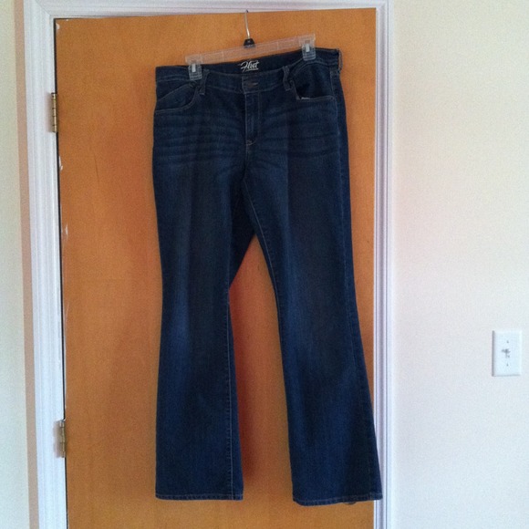 Old navy stretch jeans.