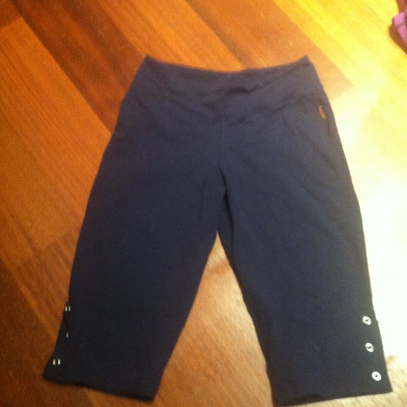 Navy Workout capris medium