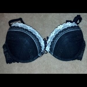 ***TRADED*** lace push up bra @ashleypiet