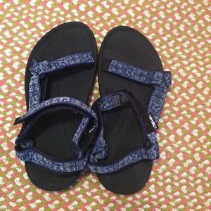 Teva Shoes (like chacos)