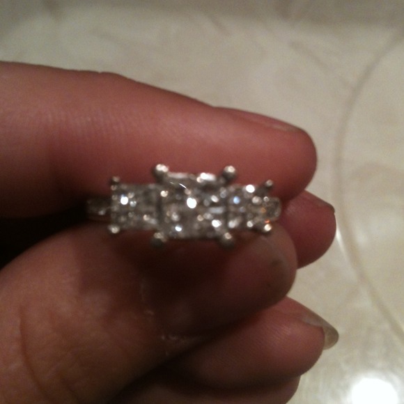 ~Price Reduction~ Diamond wedding ring - Picture 4 of 4