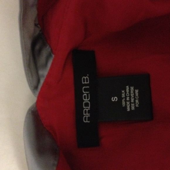 50% off w/bundle - Arden B sexy top - Picture 2 of 2