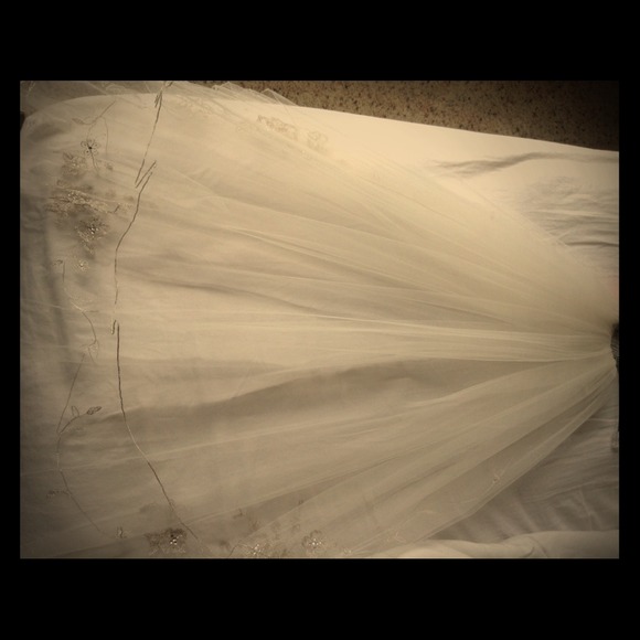 Brand new ivory veil - perfect for your wedding!!