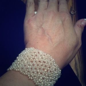 Cute stretch pearl bracelet!!!!