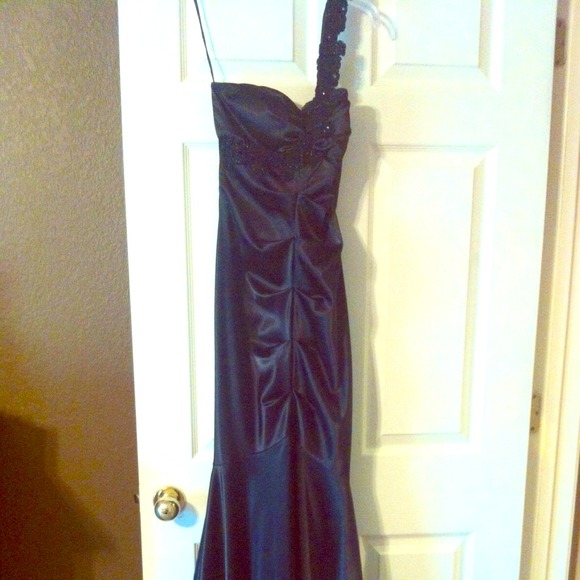 BEAUTIFUL formal gown! NWT