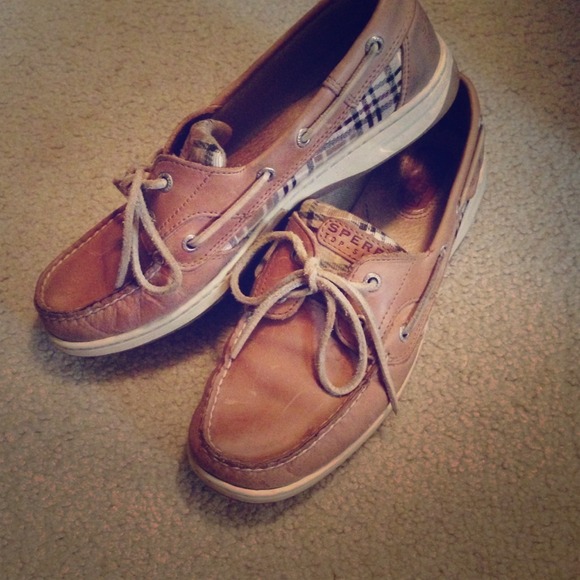 Sperry topsiders 🔴reserved🔴 for @aratliff