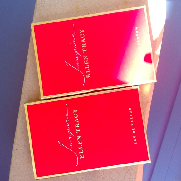 Lot/ bundle 24 samples of Ellen Tracey perfume