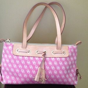 Dooney & Bourke