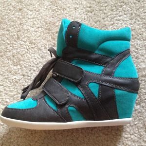 Wedge sneakers