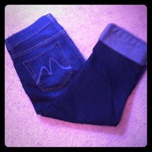 ★Sold★ Jean capris. Size 6.
