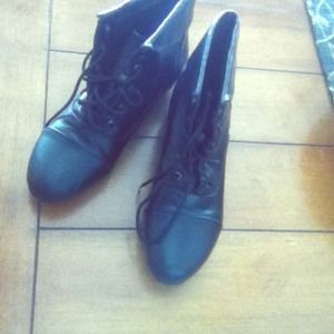 Beautiful black boots!