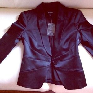 Black long sleeve fitted blazer