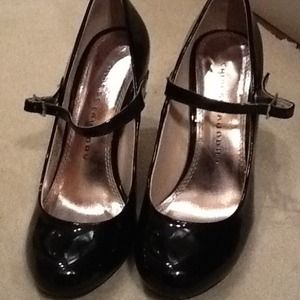 Chinese Laundry pumps