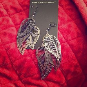 🚫SOLD🚫Brand New Gunmetal Earrings🍃