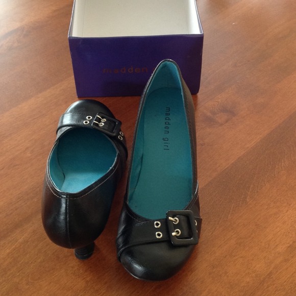 ****SOLD in bundle****Madden Girl black pumps