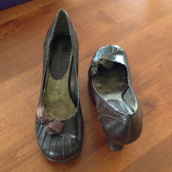 ***SOLD in bundle*** Madden Girl brown pumps NWOT