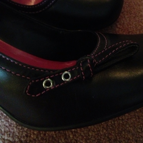 SOLD - Picture 4 of 4