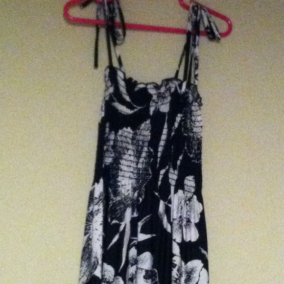 Dress - Picture 2 of 3