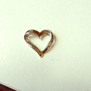 Reduced! heart pendant with small diamond