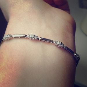 Three stone diamond bracelet