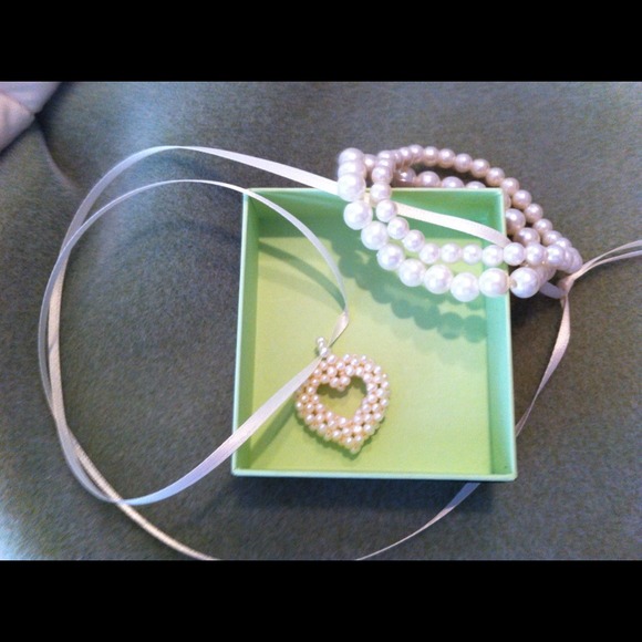 pearl like beaded choker necklace with 2 bracelets