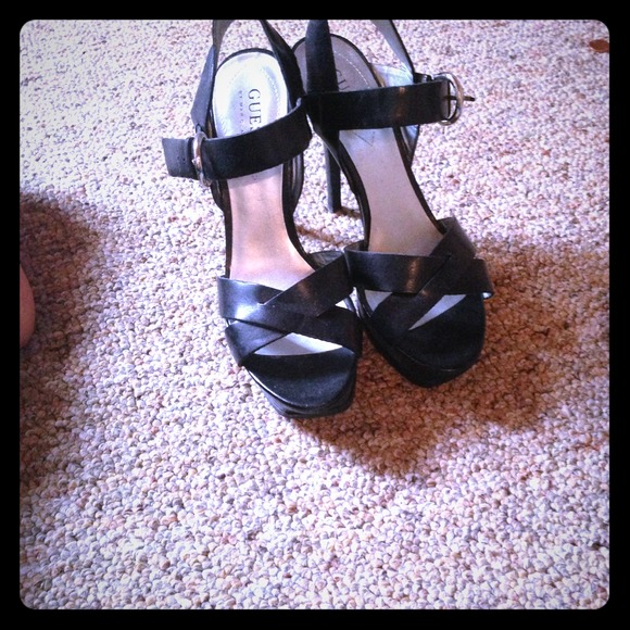 GUESS leather black heels