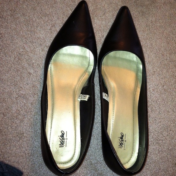 ***RESERVED*** for @divaz Chocolate Mini Pumps!