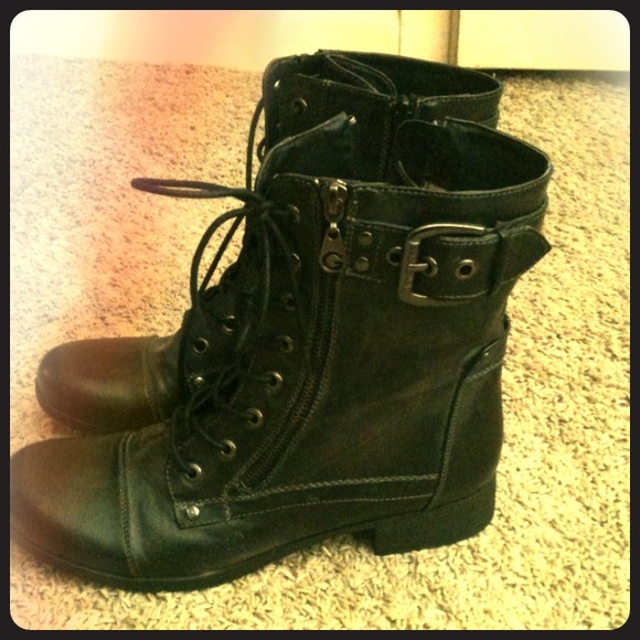 SOLDGuess black boots size 8 1/2 New
