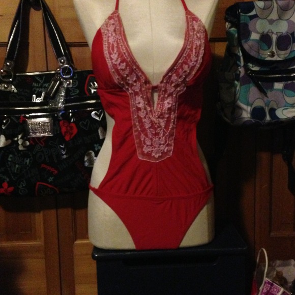 Monokini - Picture 2 of 4