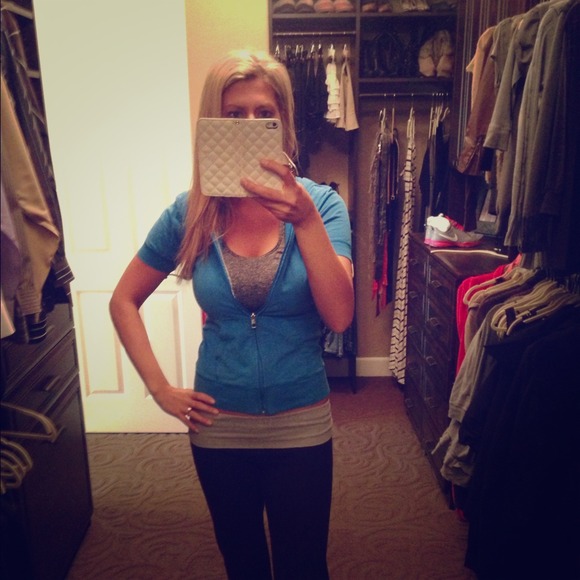 SOLD-3/4 Sleeve work out hoodie