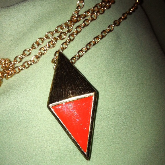 Abstract necklace - Picture 2 of 2