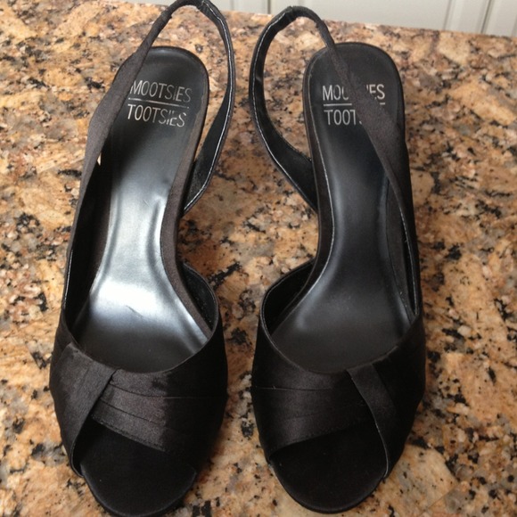 Mootsies Tootsies Black Strapless Heels
