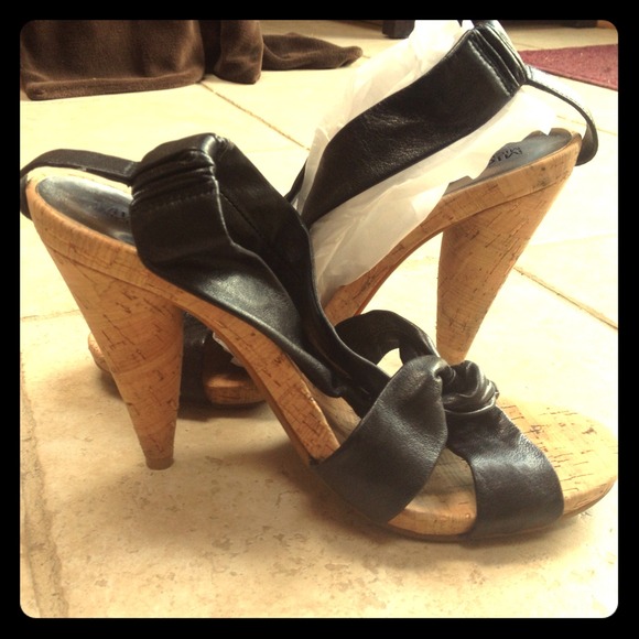 MICHAEL Michael Kors Black Knot Sandal