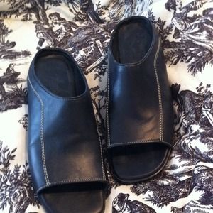 womens. brand new Cole Haan leather loafers.