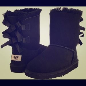 Brand new bailey bow black uggs