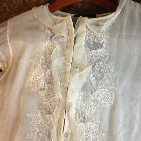 Clothes - Picture 3 of 4