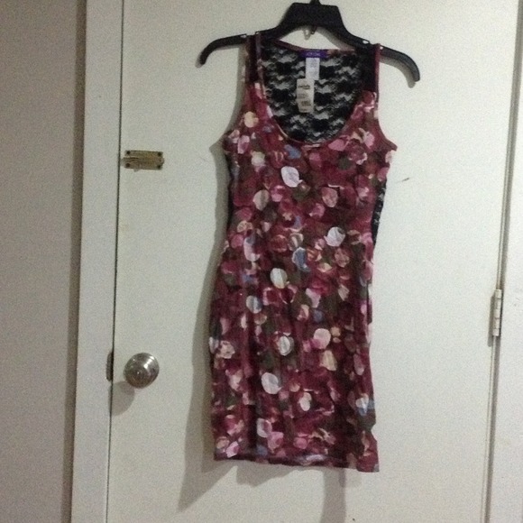 Casual dress with lace back