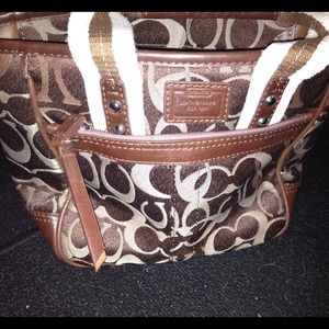 Hold!!!Authentic coach purse!!