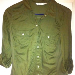 Three quarter button down