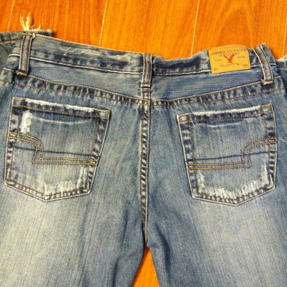 **SOLD IN BUNDLE** American Eagle Distressed Jeans - Picture 2 of 2