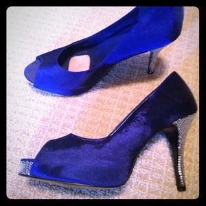 Glam high heels with sequin heel