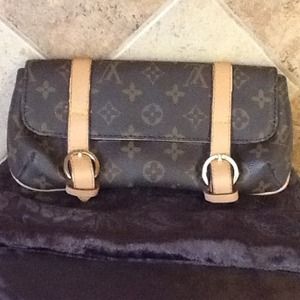 Louis Vuitton clutch