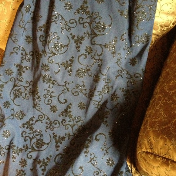 Clothes - Picture 2 of 3