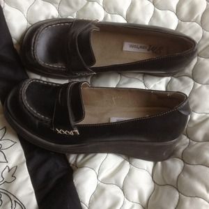 Black SM New York slip on little wedge