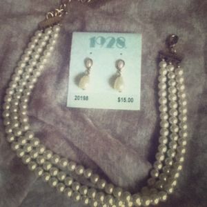 1928 brand faux pearl choker and earrings  set