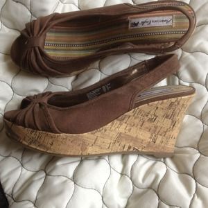 American eagle slip on sandle wedge