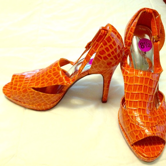Faux snake/alligator print orange high heel shoes