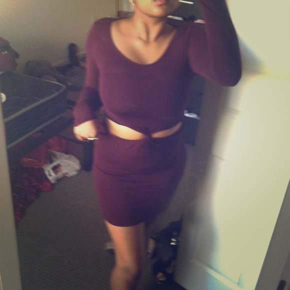 Long sleeve knot dress by BOOHOO