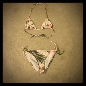 🚫SOLD🚫 Floral Bikini💐🌸☀☀