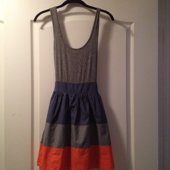 🇩🇴🇨🇦Cute tri color dress🇨🇦🇩🇴KEEPING - Picture 2 of 4